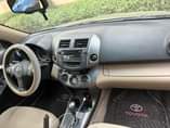 A picture of 010 Reg Toyota Rav4 Venza engine Four plug Alloy wheels