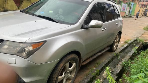 A picture of 08 Acura MDX first body Interior is neat Engine gear