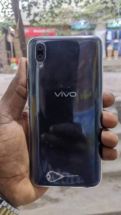 A picture of Vivo y93
