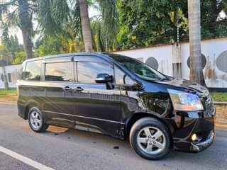 A picture of Toyota noah
