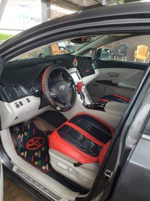 A picture of Toyota vanza 2011 model
