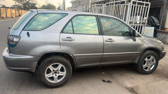 A picture of Reg Lexus Rx300 2022 Entry FIRST BODY Everything is working