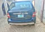 A picture of Mercedes Benz gl350 08