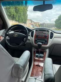 A picture of Toyota Highlander 2005