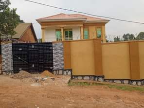 A picture of  MONEY NEEDED SO URGENTLY Flat House for sale 3