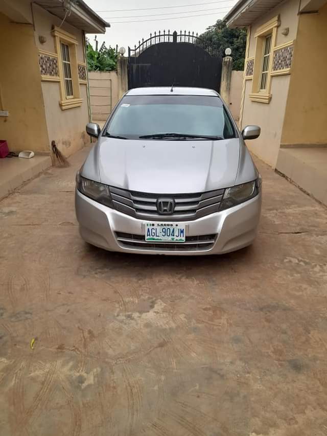 A picture of Honda city 2010 model automatic drive