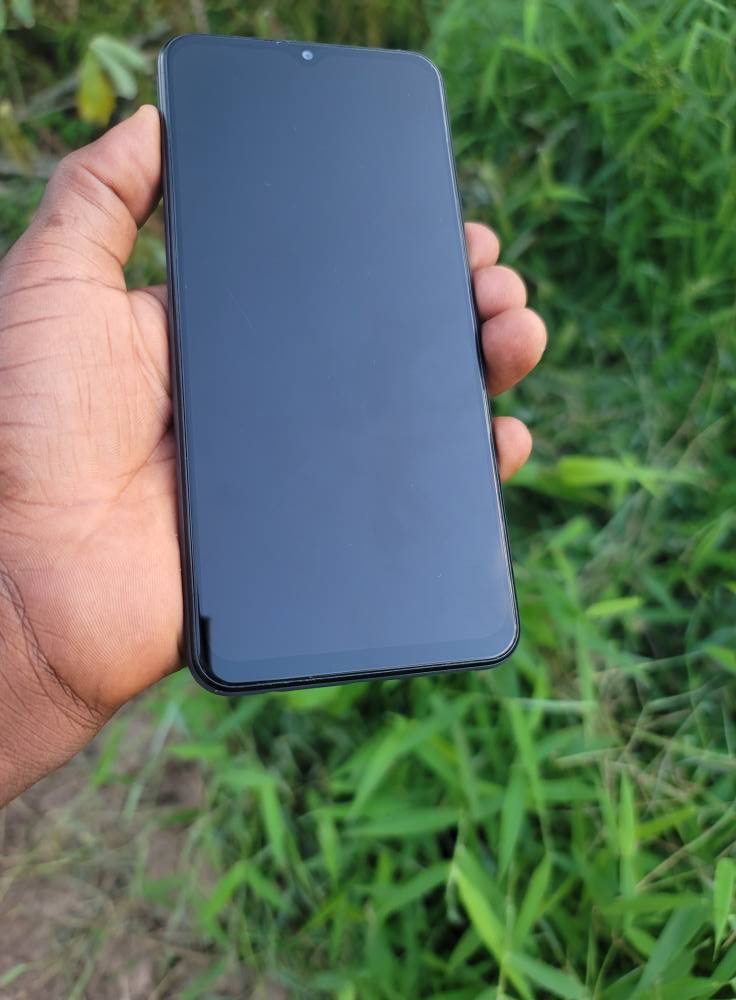 A picture of Samsung galaxy a23 clean as new gb128 Ram4 net4g