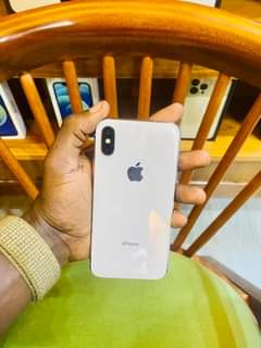 A picture of Iphone x