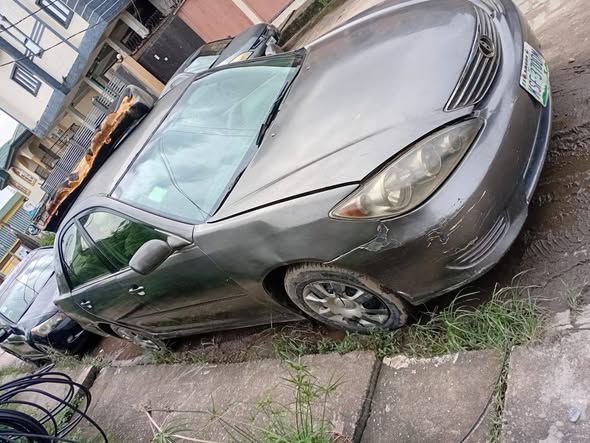 A picture of 2005 Toyota Camry