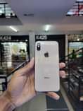 A picture of Iphone xs at 950k call on 0708573469
