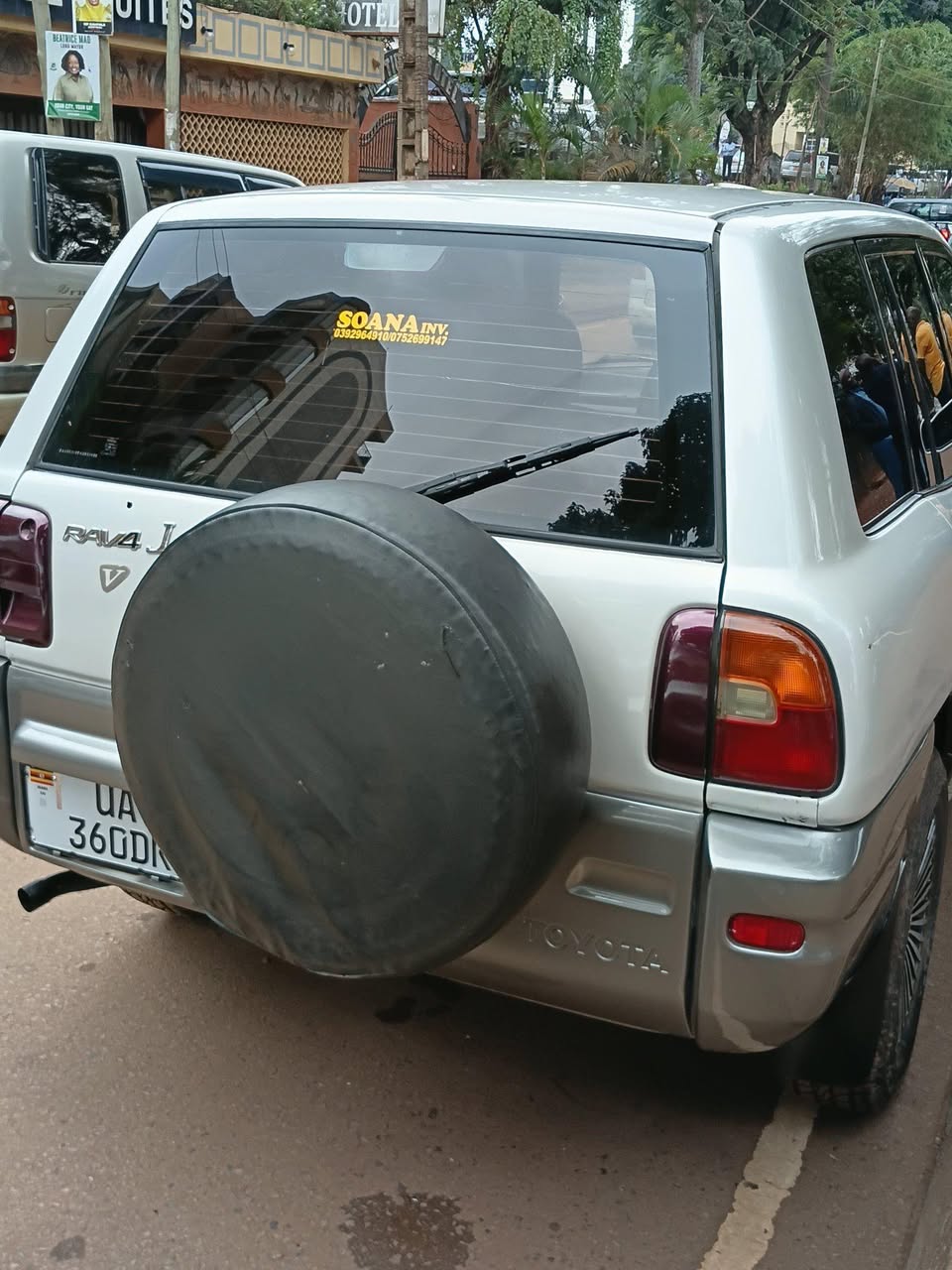 A picture of 1998 Toyota rav4