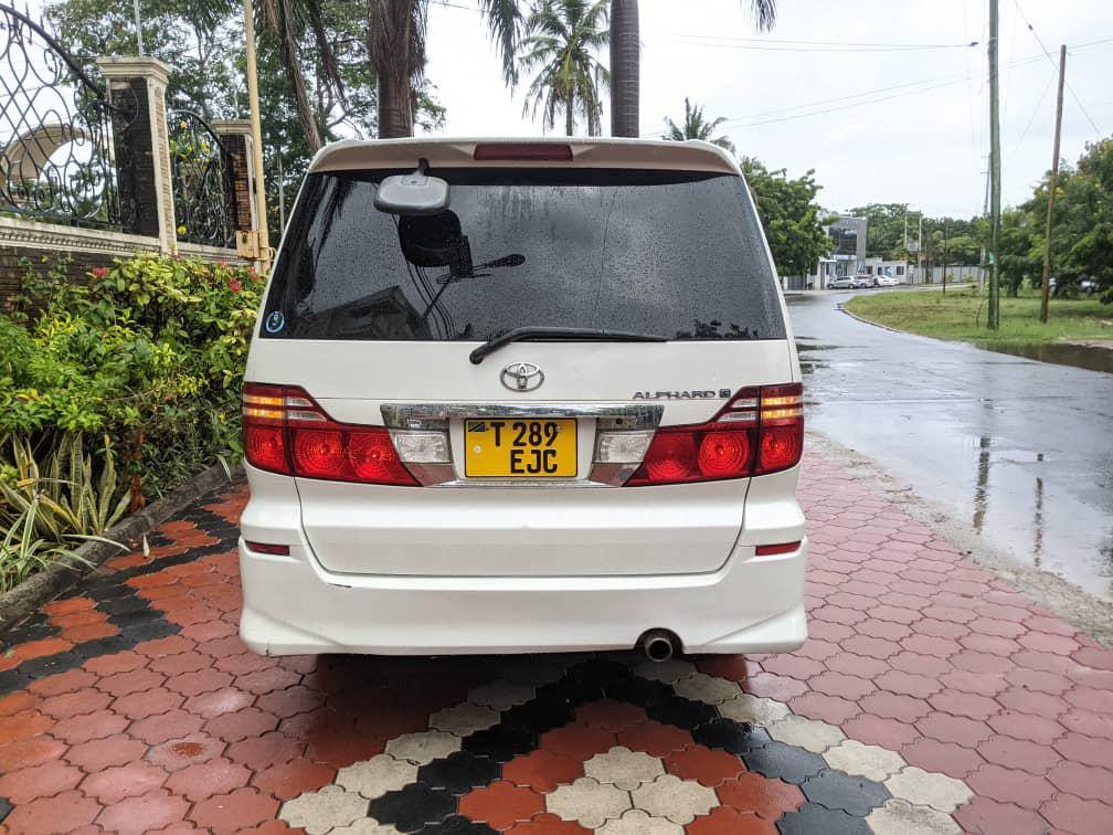 A picture of TOYOTA ALPHARD BEI MILLION 19.8