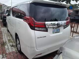 A picture of Toyota Alphard
