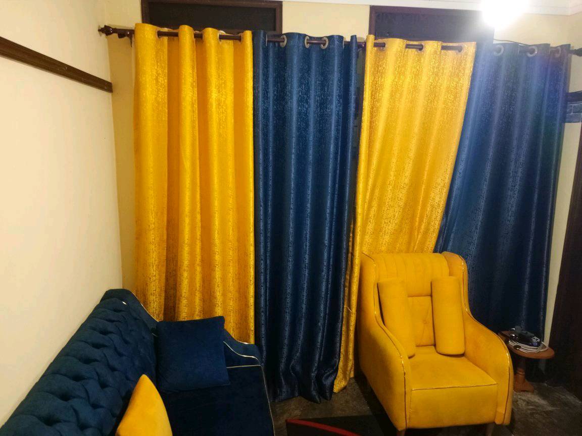 A picture of 6 7 seater sofa set