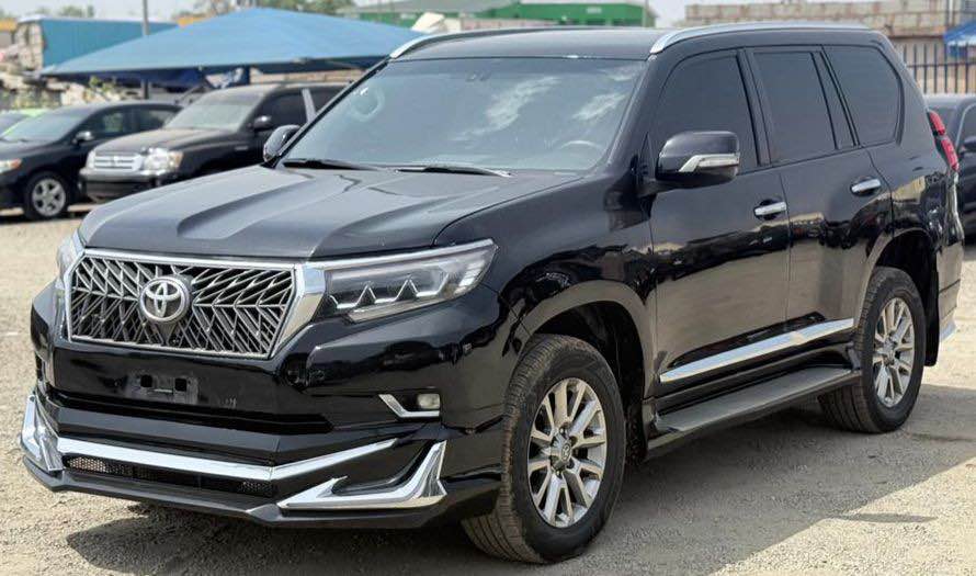 A picture of LAND CRUISER PRADO