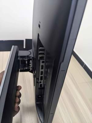 A picture of NAUZA SCREEN MONTER DELL INCH 24