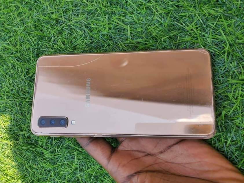 A picture of SAMSUNG Galaxy A7 2018