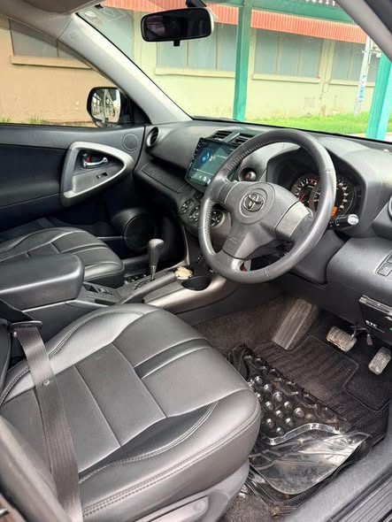 A picture of PRICE 27ML TOYOTA VANGUARD 2009 2 360cc 90 000km 7