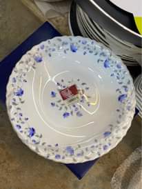 A picture of Luminarc plates and bowls 0704297488
