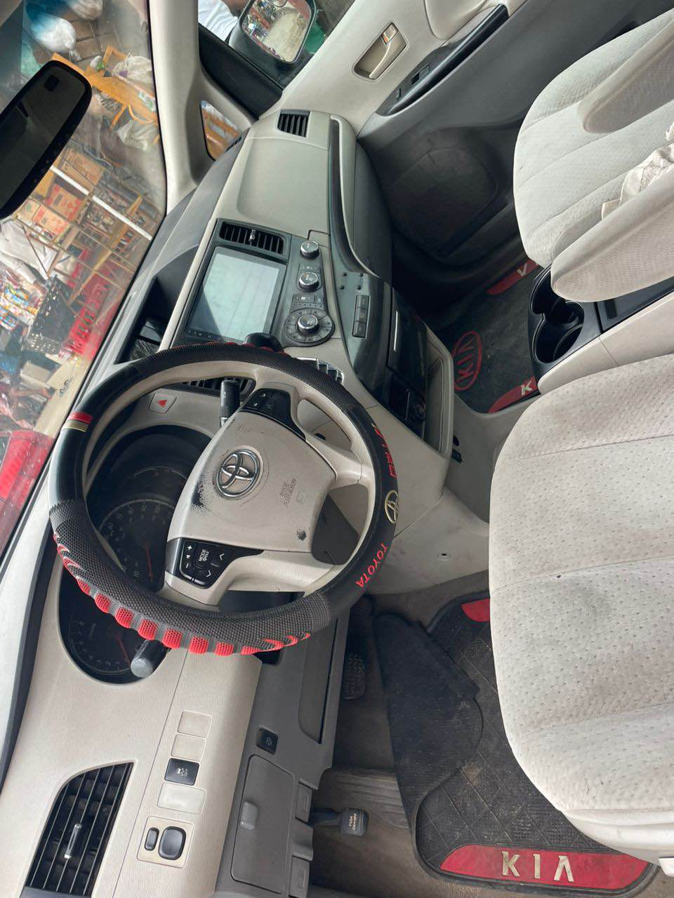 A picture of Toyota sienna 2011 Price 6 8m to owner settlement 300k