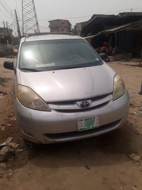 A picture of 2007 Toyota sienna for sale buy and use nothing to