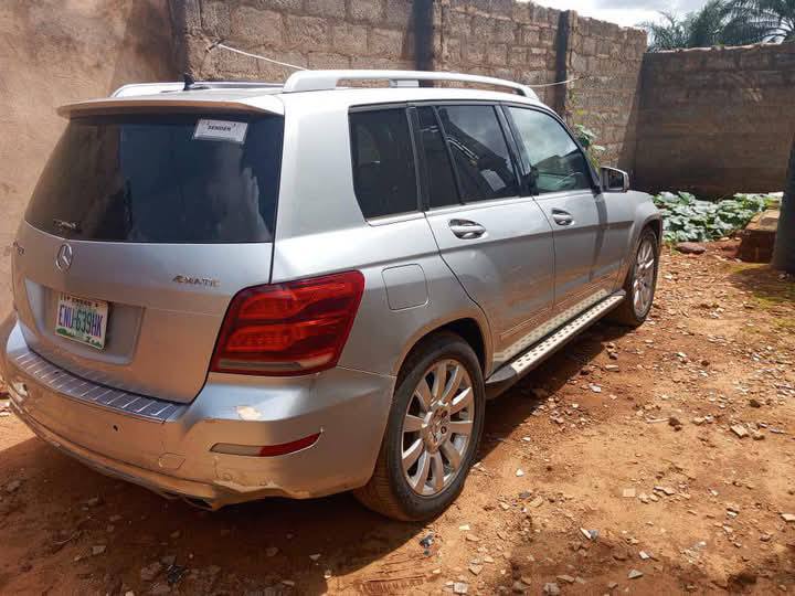 A picture of Mercedes Benz GLK350