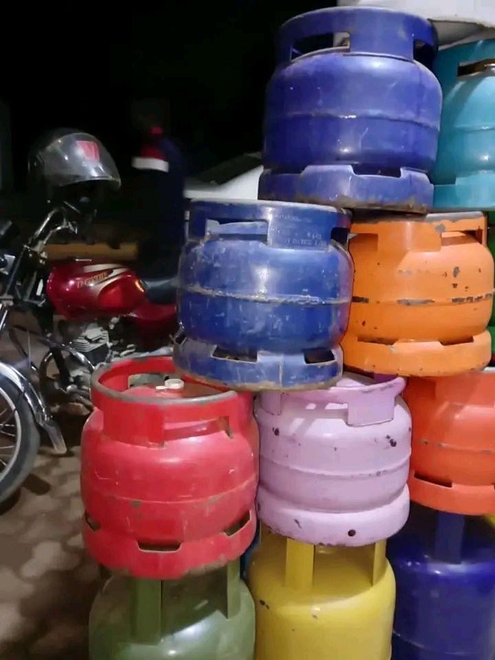 A picture of Empty gas cylinder