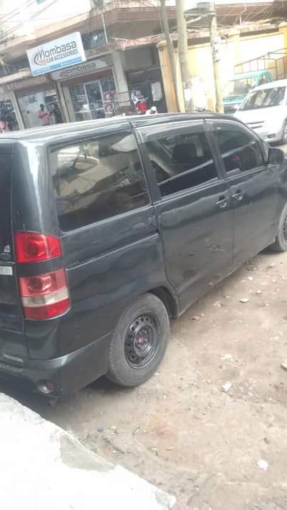 A picture of TOYOTA NOAH
