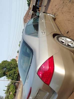 A picture of Honda Accord Dc 2007 model Ac chilling Sound Engine and