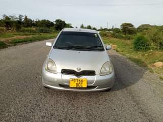 A picture of 2000 Toyota vitz