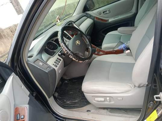 A picture of 2006 Toyota Highlander 3 seater
