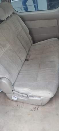 A picture of Toyota sienna 1999 2000 first model