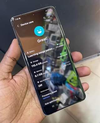 A picture of SAMSUNG S21 ULTRA