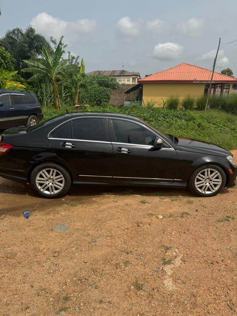A picture of Mercedes Benz c300