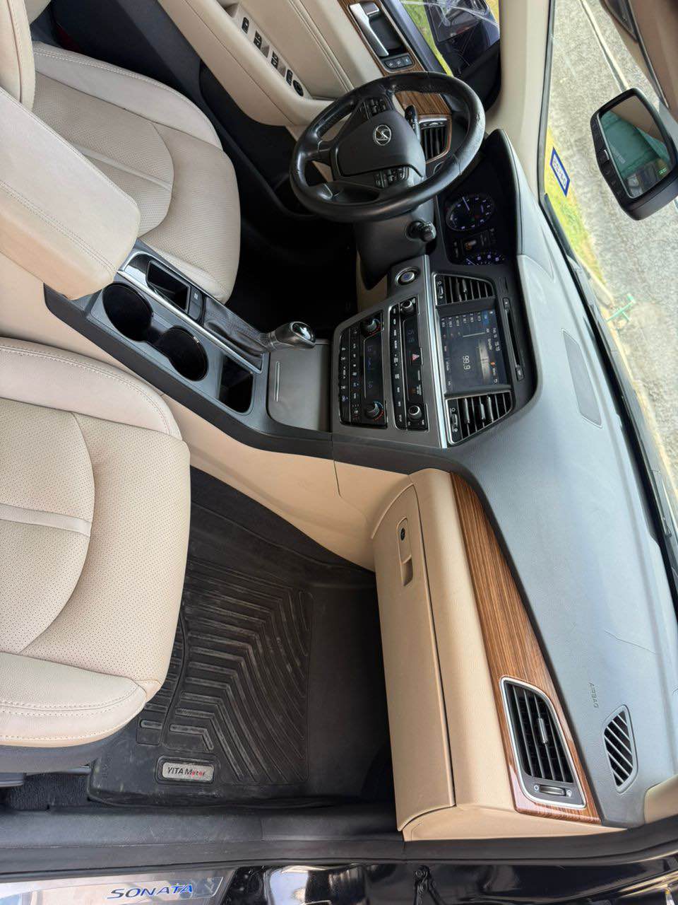 A picture of 2015 full option Hyundai Sonata