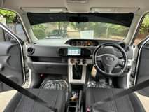 A picture of TOYOTA RUMION ON SALE