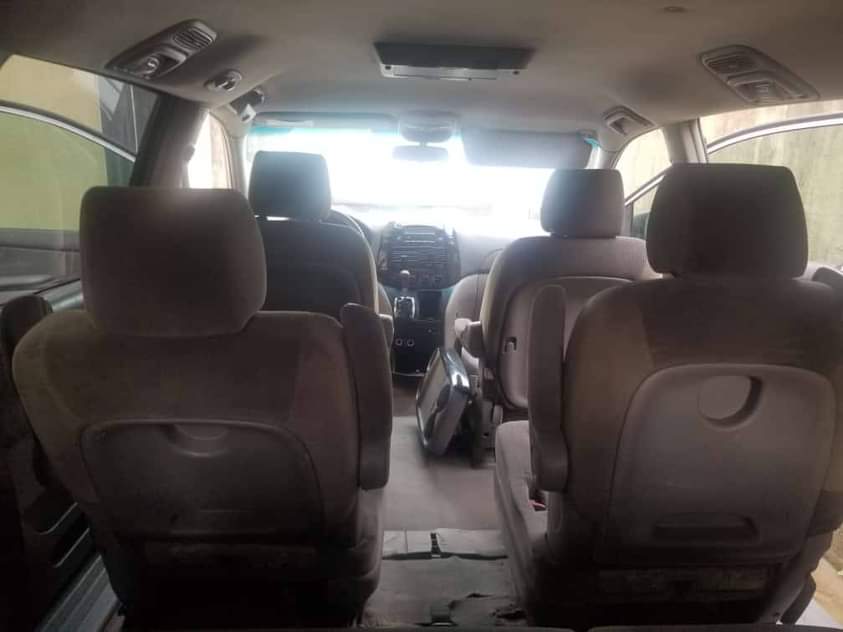 A picture of Sienna 2005 for sale just 1 year used Everything working