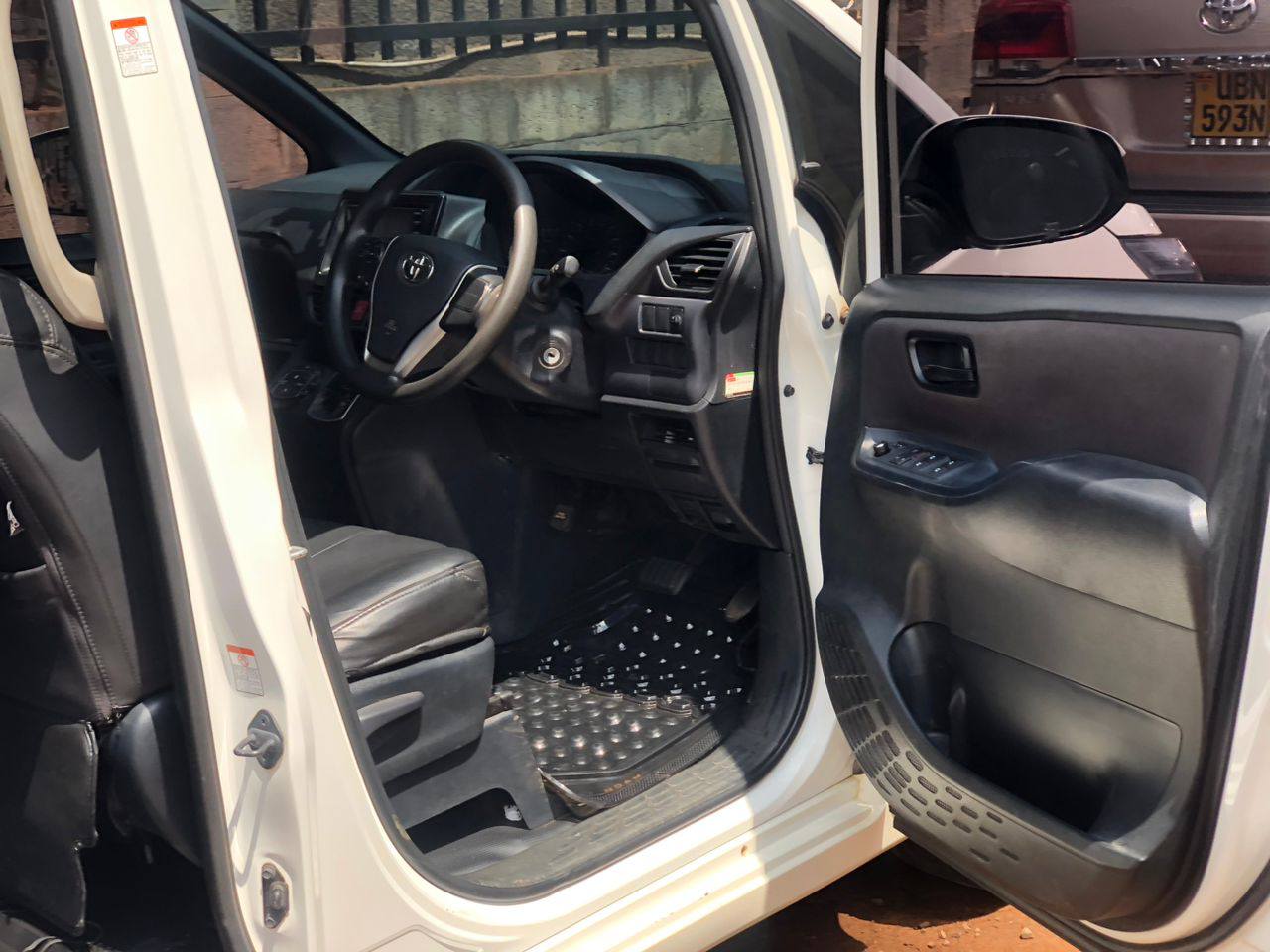 A picture of Toyota Noah