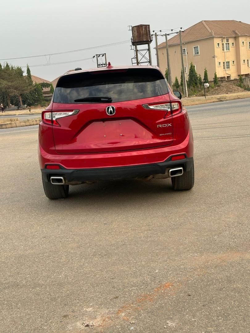 A picture of 2024 Acura MDX with original duty