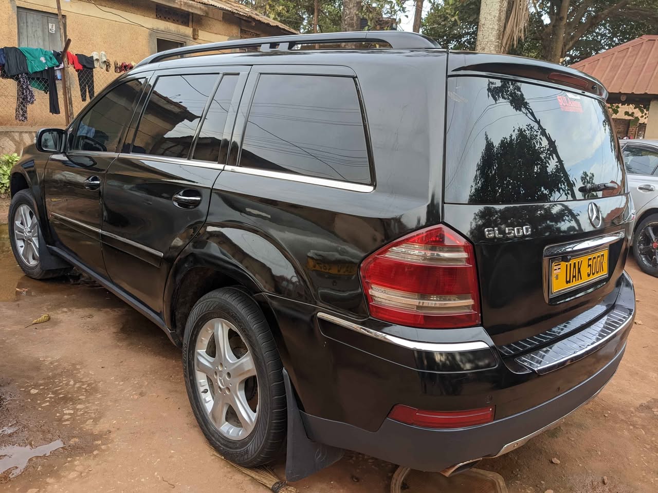 A picture of Mercedes Benz GL500