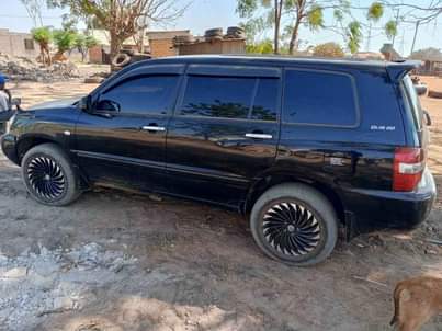 A picture of Toyota kluger 25mln