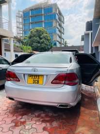 A picture of TOYOTA CROWN ATHLETE