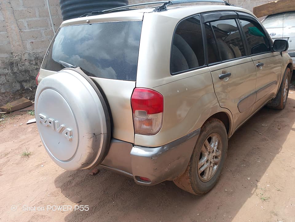 A picture of Clean Toyota RAV 4 on Distress Sales 2.7m last