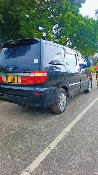 A picture of TOYOTA ALPARD