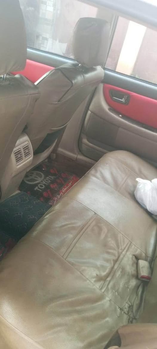 A picture of Toyota Avalon dashboard