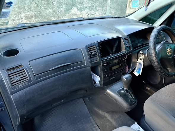 A picture of 2006 Toyota Spacio hatchback
