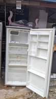 A picture of Nauza friji mlango mmoja na kubwa