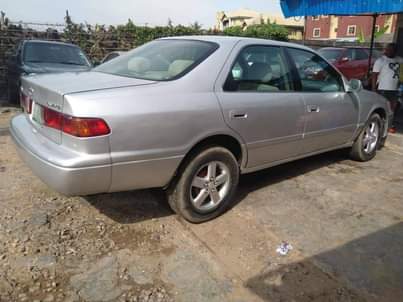 A picture of 2002 Toyota Camry drop light