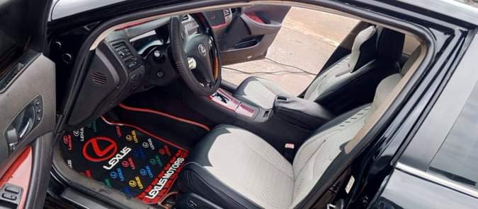 A picture of Very clean Es350 Full option Engine Gear Rims are nice