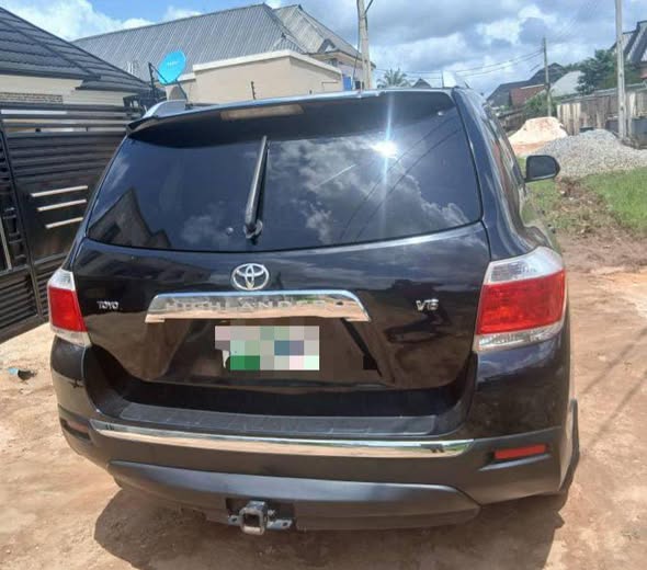 A picture of 2013 Toyota Highlander V6